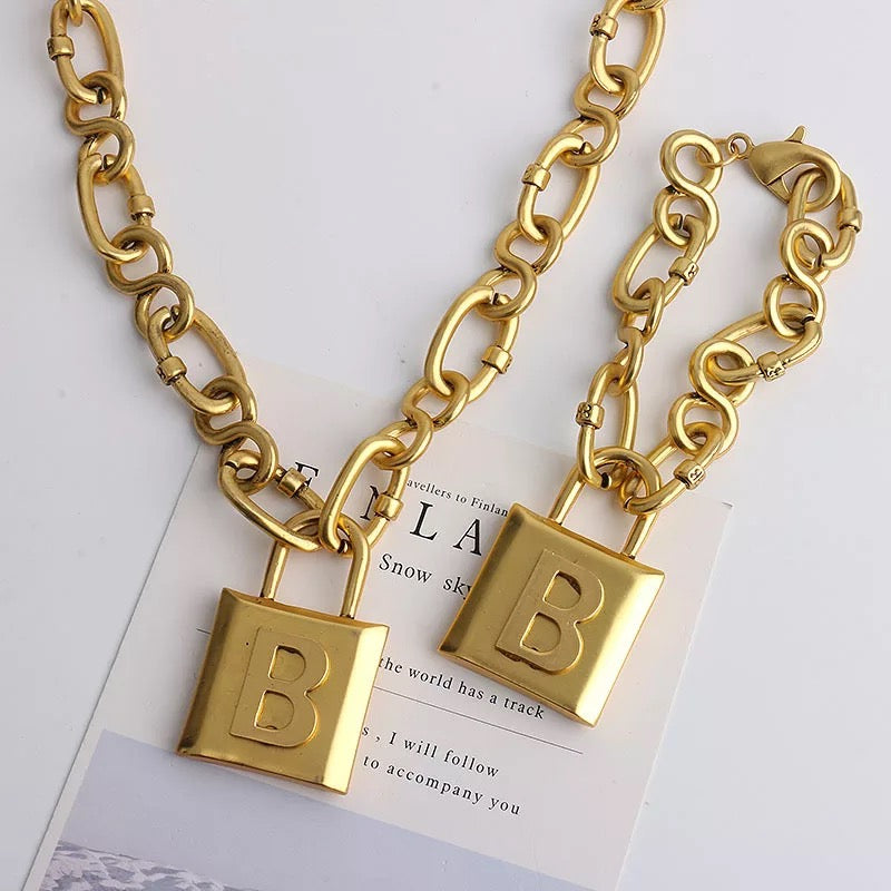 Bold Lock Pendant Chain Necklace