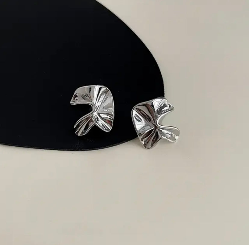 Grace Accent Earrings