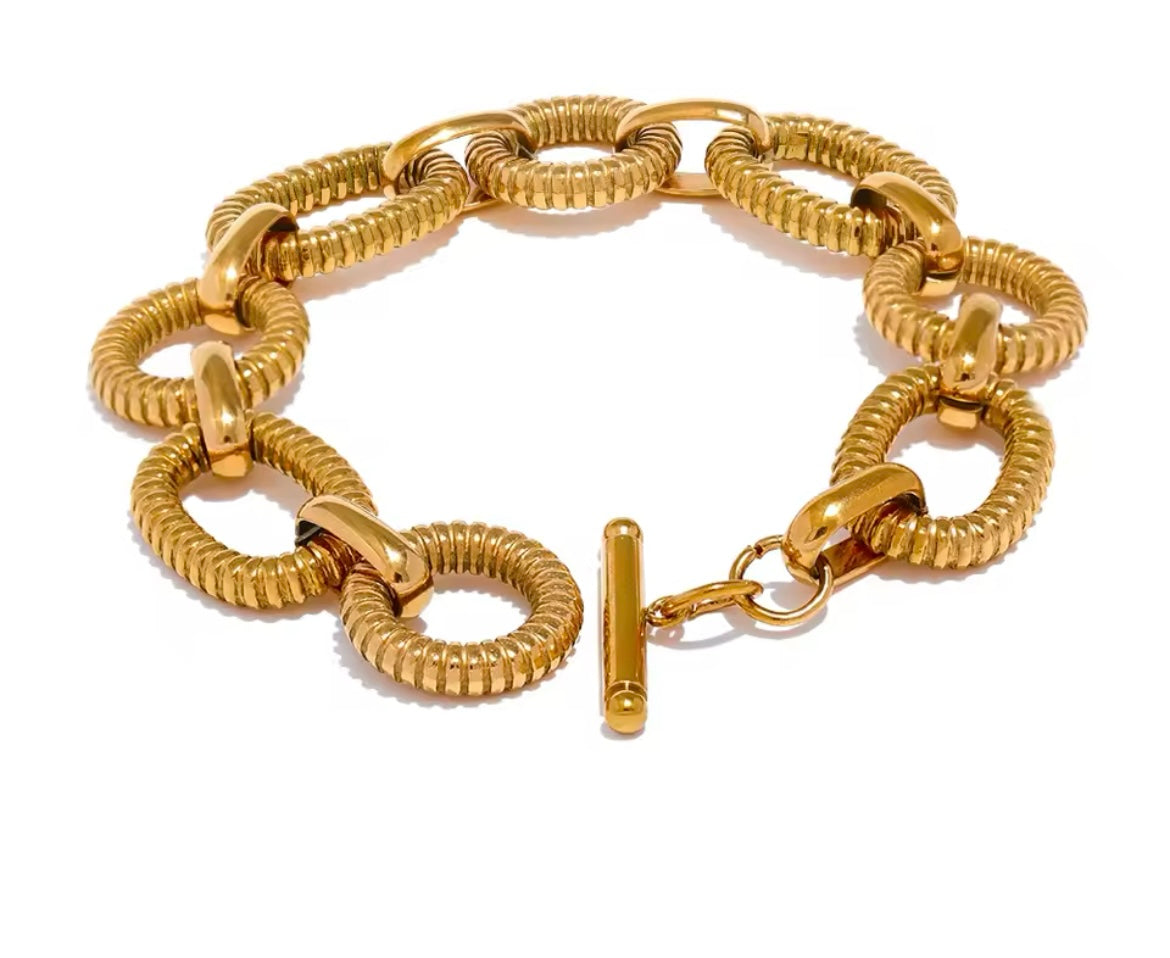 Textured Link Toggle Bracelet