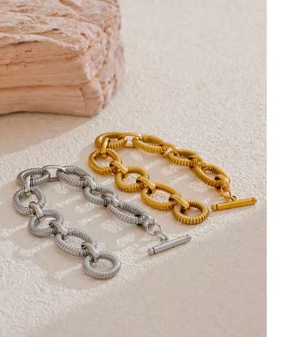 Textured Link Toggle Bracelet