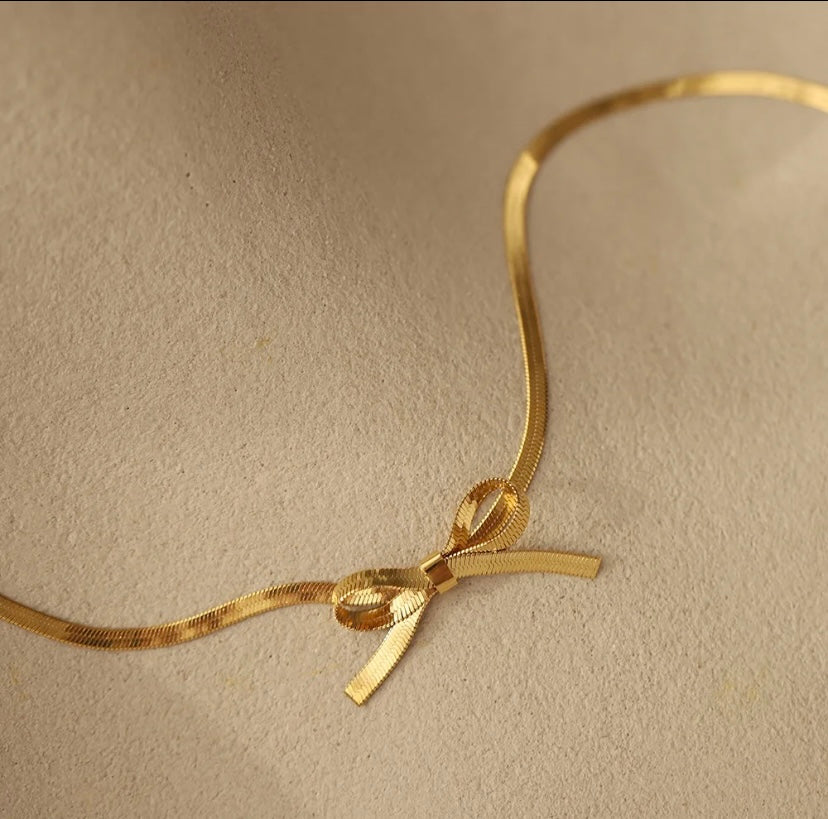 Snake Bow Choker