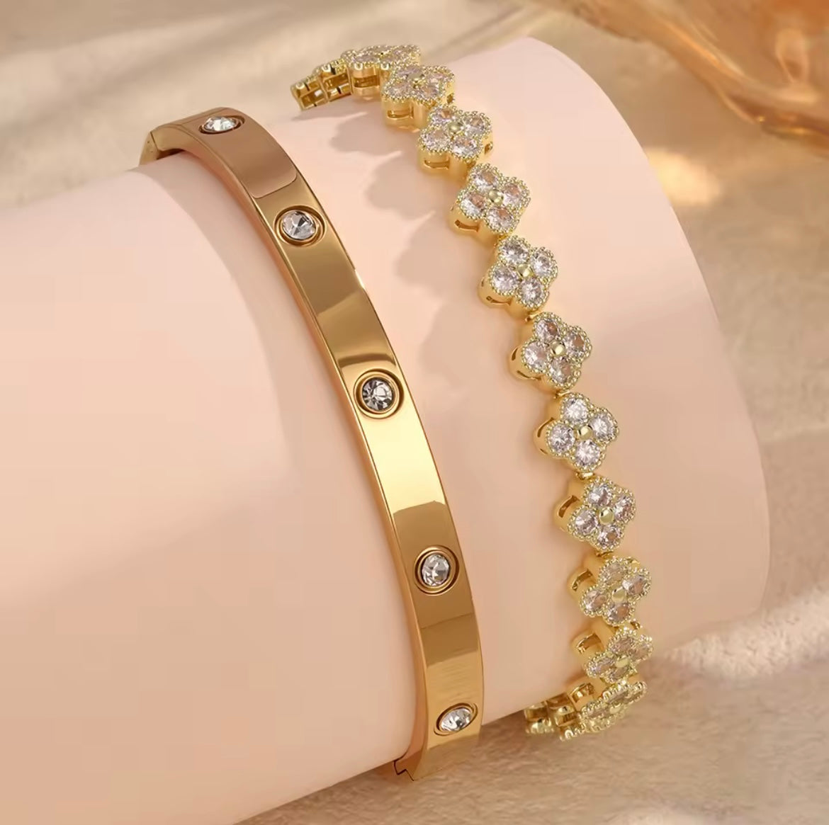 Golden Clover Bracelet Set