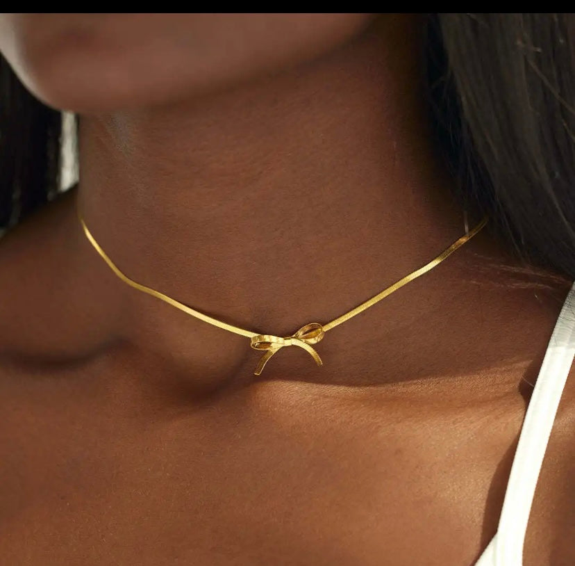 Snake Bow Choker