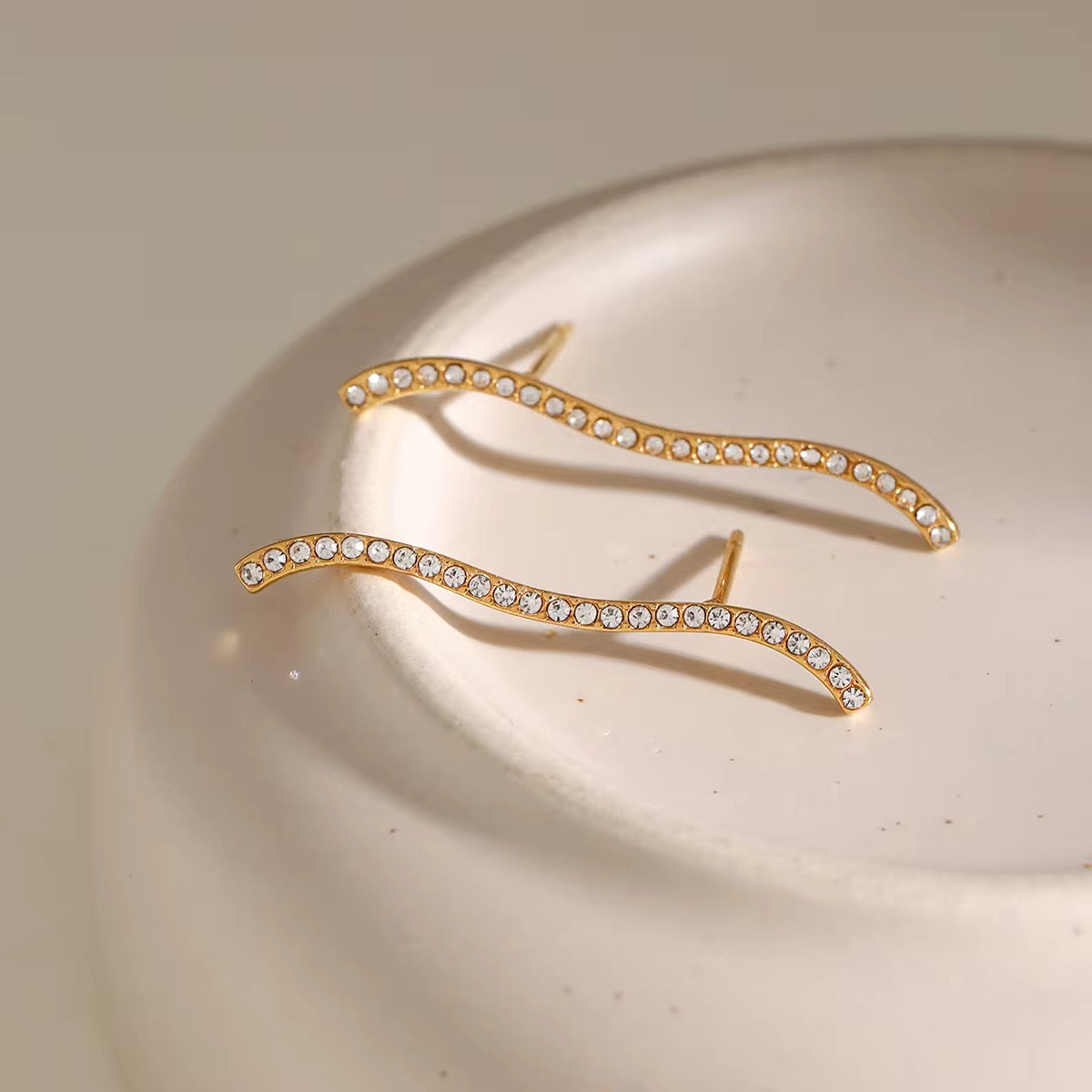 Wavy Rhinestone Stud Earring