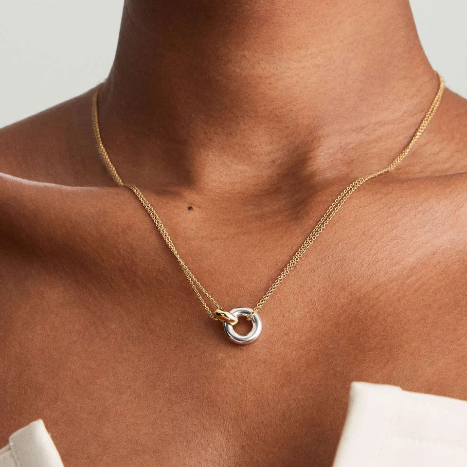 Interlocking Circle Pendant Necklace