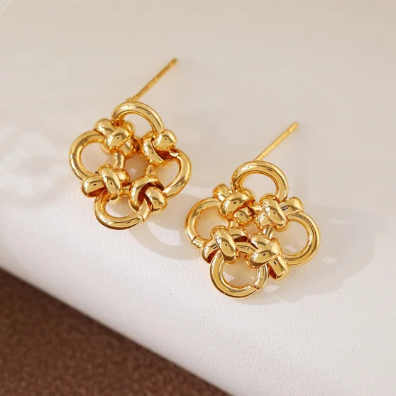 Clover Knot Stud Earring