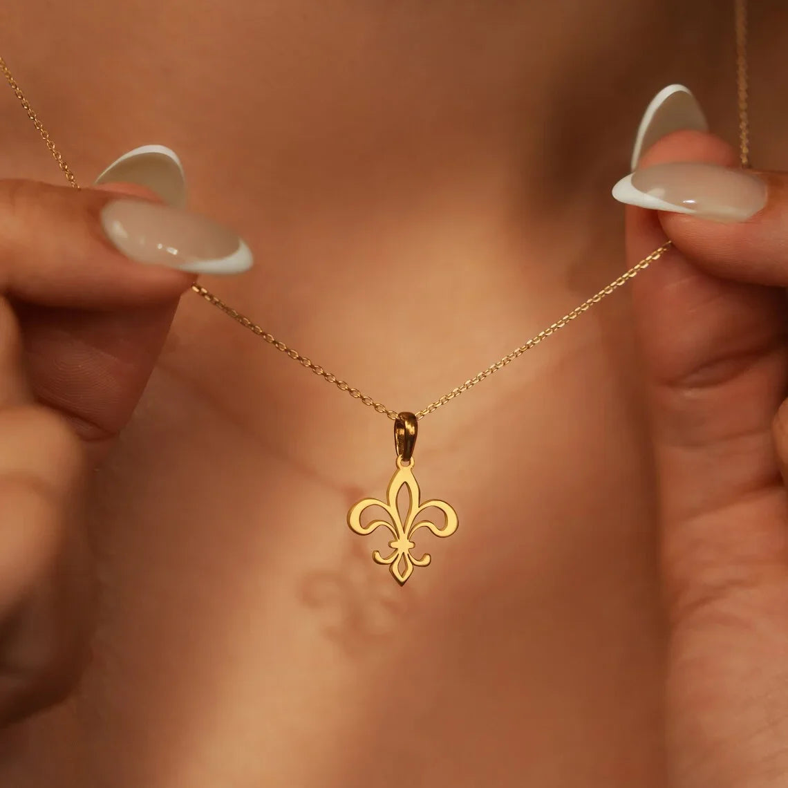 Fleur-de-Lis Pendant Necklace
