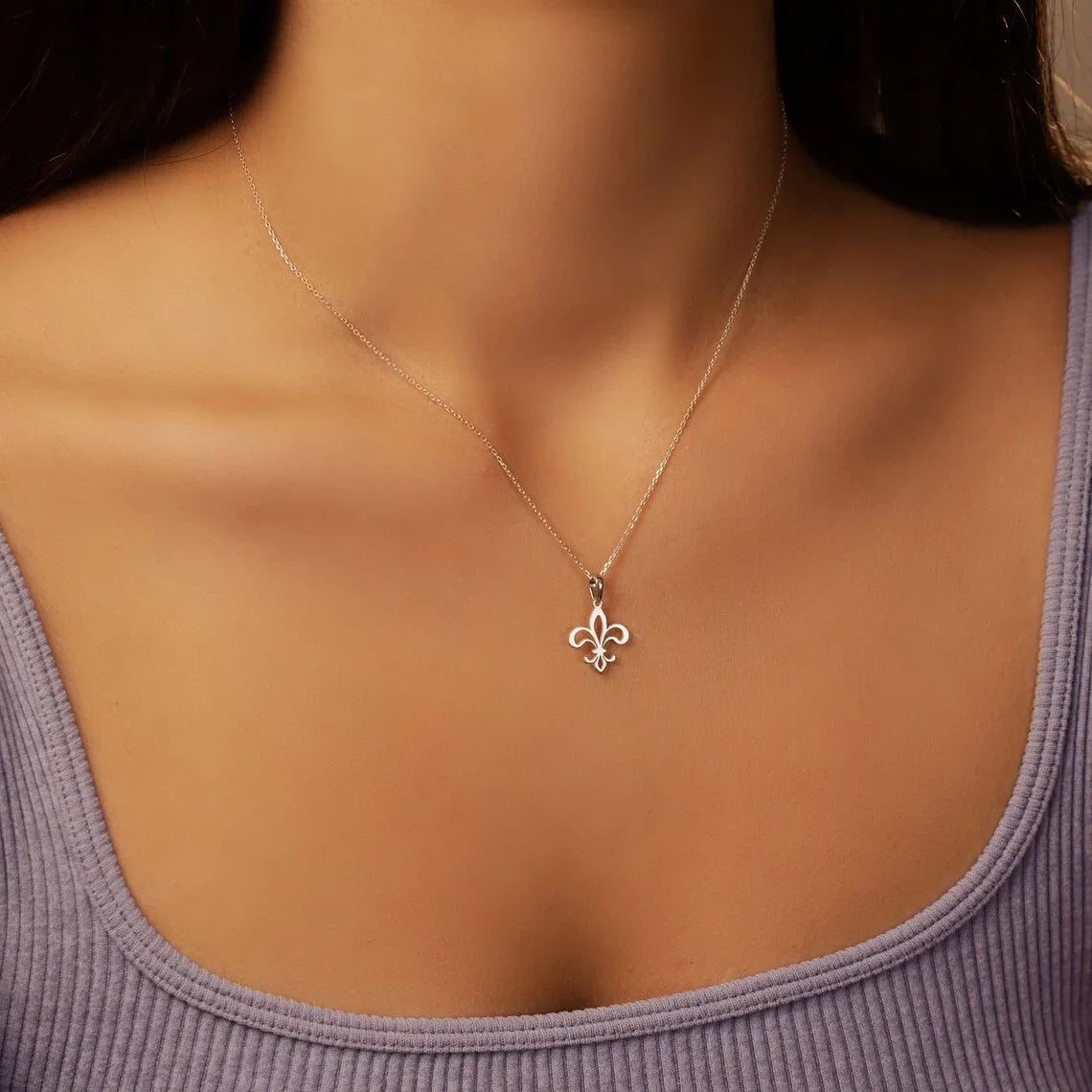 Fleur-de-Lis Pendant Necklace