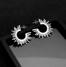 Load image into Gallery viewer, Half Circle Spike Earrings
