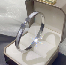 Load image into Gallery viewer, 18K Gold-Plated Titanium Steel Diamond Bracelet
